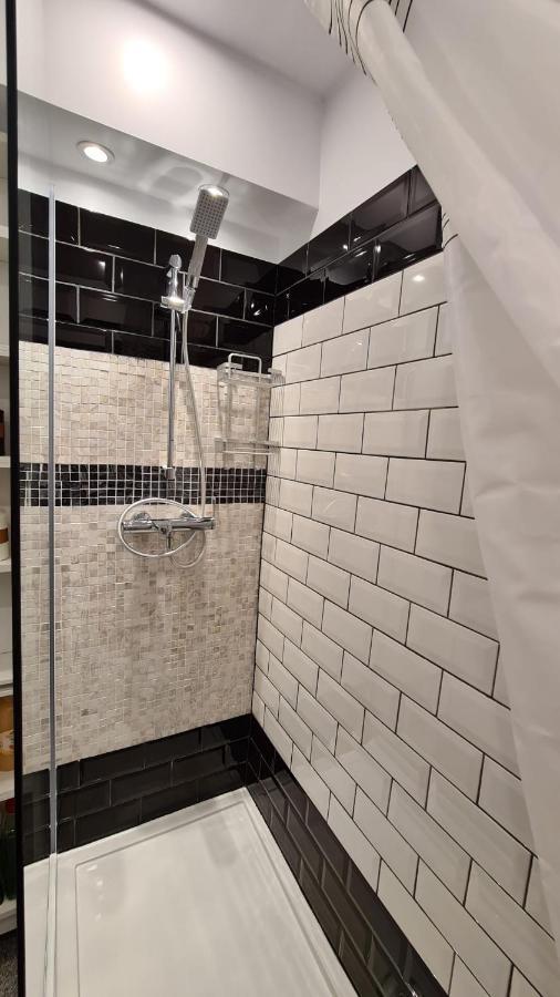 La Fluturi Apartament Apartman Szucsáva Kültér fotó