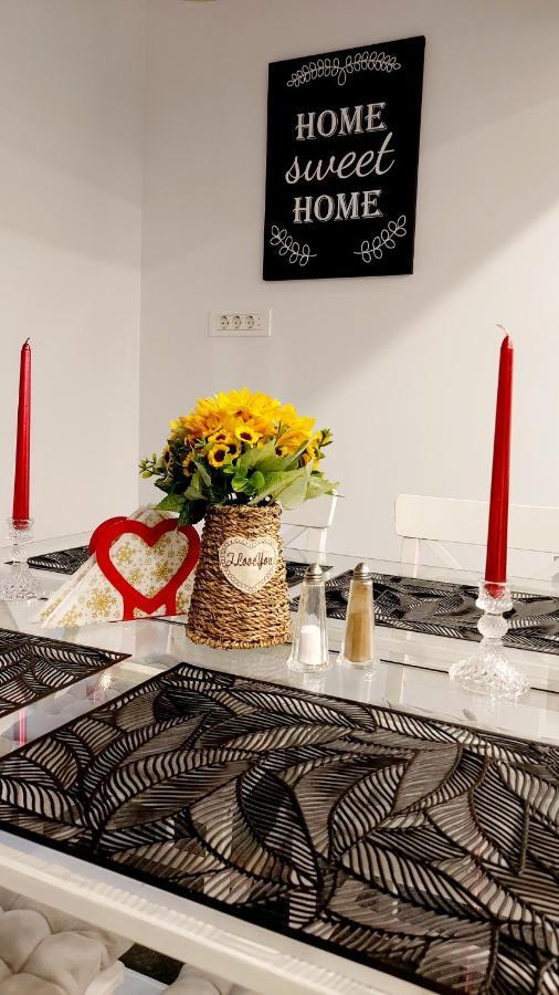 La Fluturi Apartament Apartman Szucsáva Kültér fotó