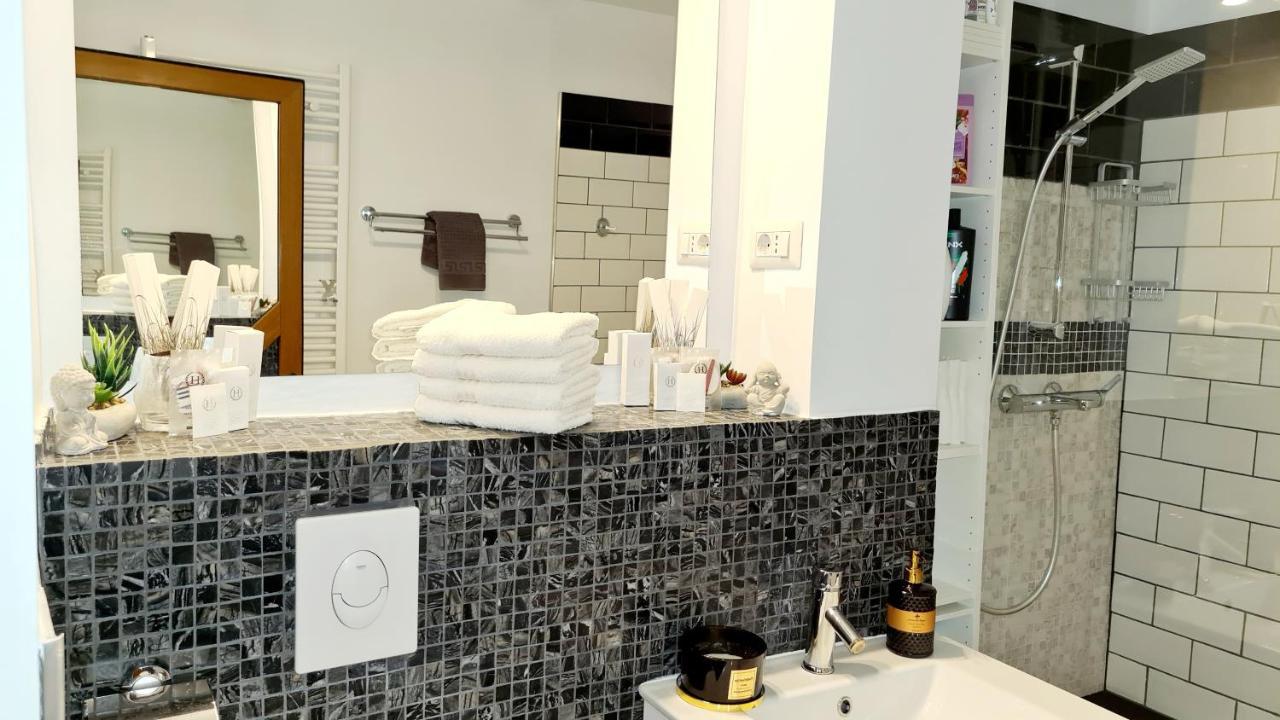 La Fluturi Apartament Apartman Szucsáva Kültér fotó