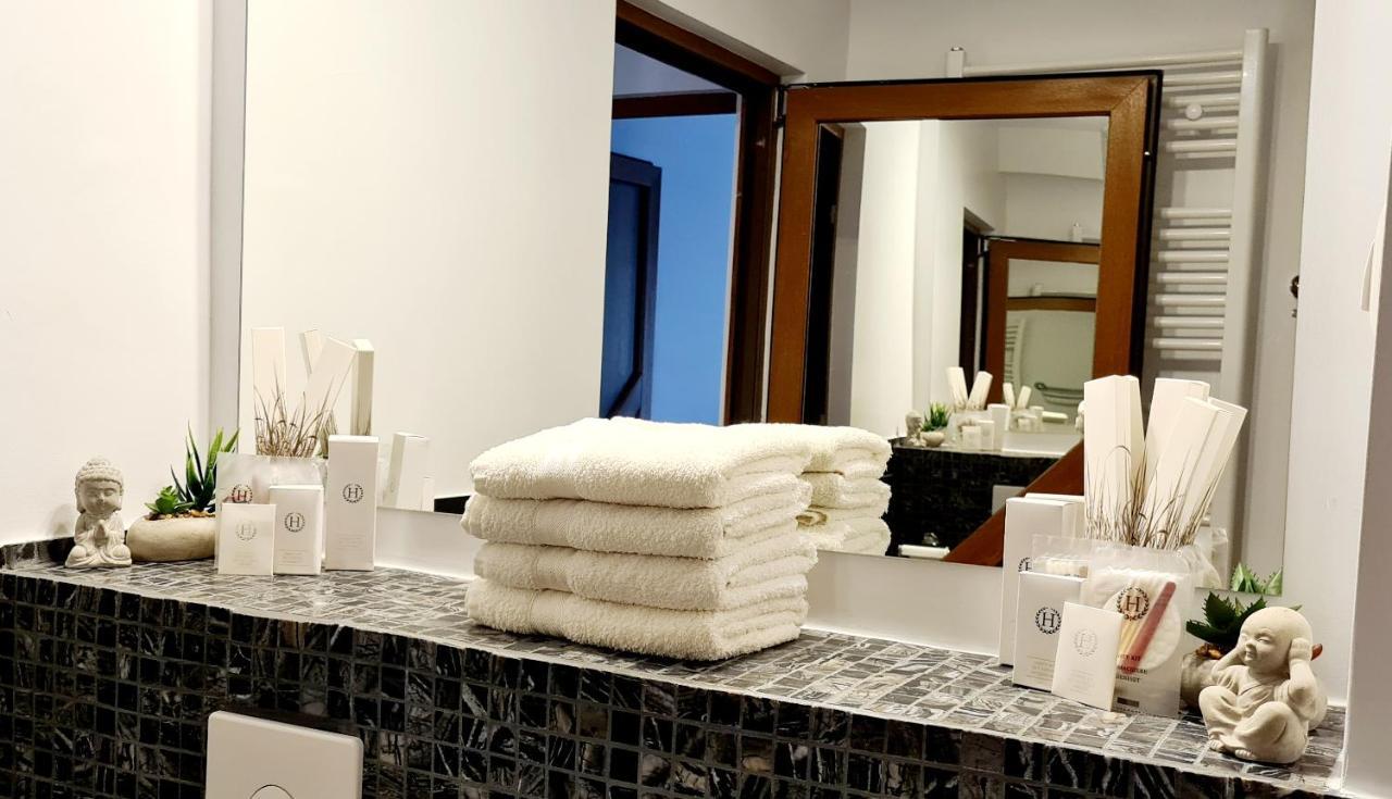 La Fluturi Apartament Apartman Szucsáva Kültér fotó